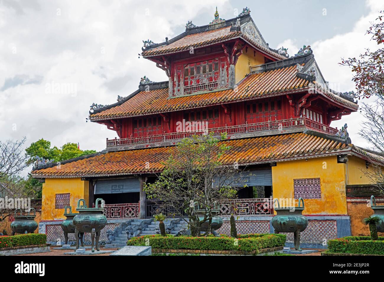 Pavilion of Splendour / Hiển Lâm Các in the Imperial City located within the citadel of Hue, Thừa Thiên-Huế Province, central Vietnam Stock Photo