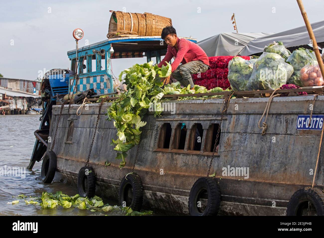 Market river city water hires stock photography and images Alamy