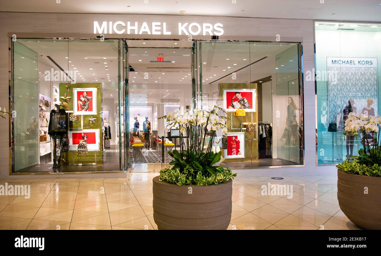 Santa Clara, CA USA - January 14, 2021: Michael Kors fashion designer store  in a shopping mall. A multinational fashion holding company Stock Photo -  Alamy