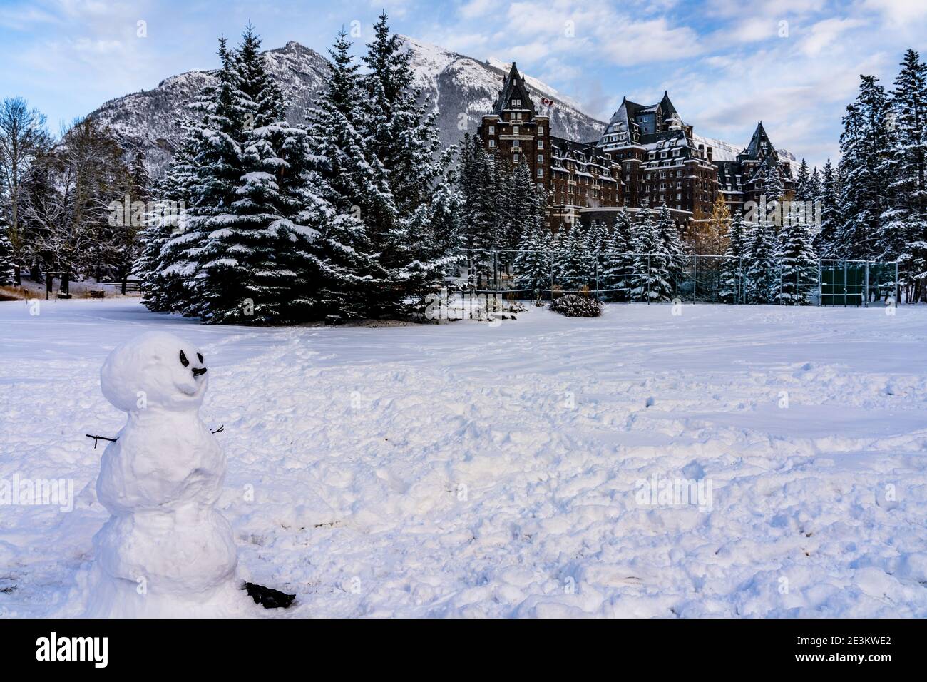 Fairmont banff springs hotel exterior hi-res stock photography and ...