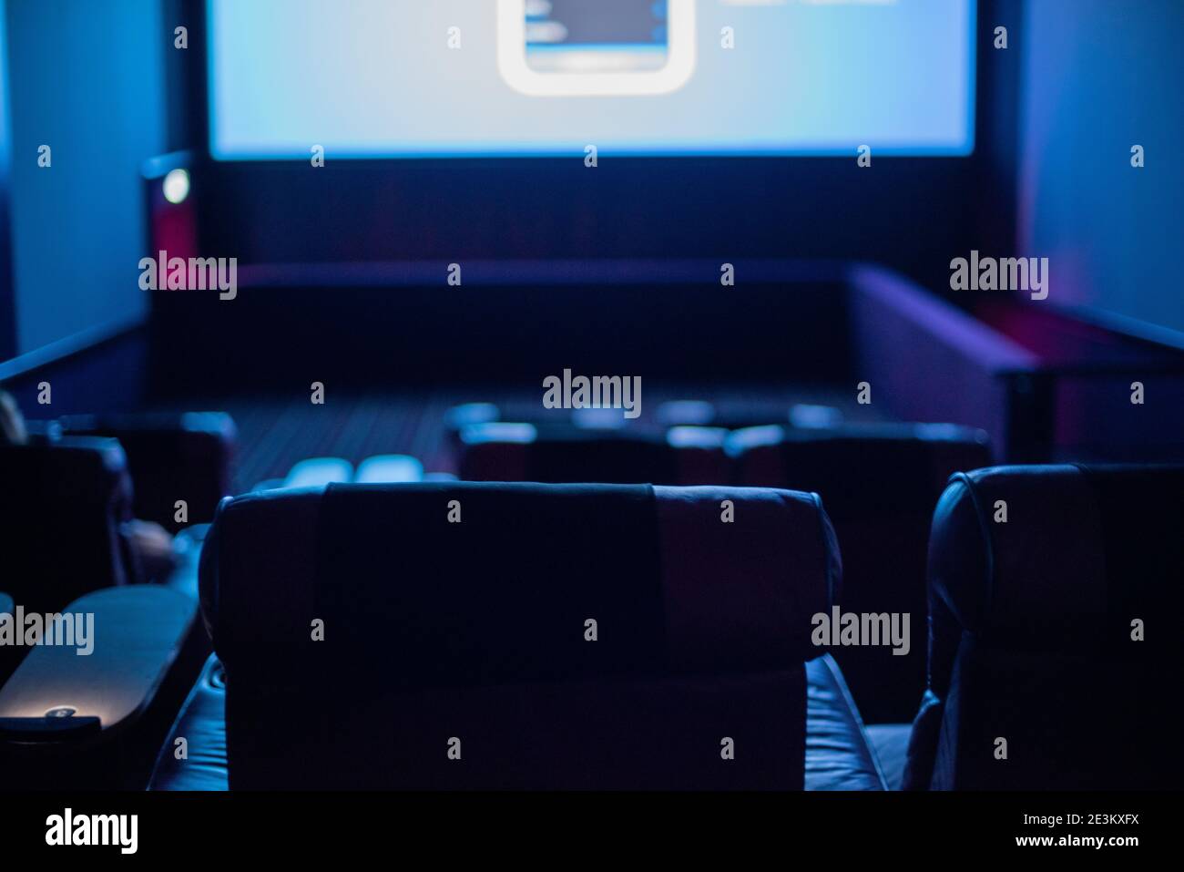 Seats screen in movie hi-res stock photography and images - Alamy