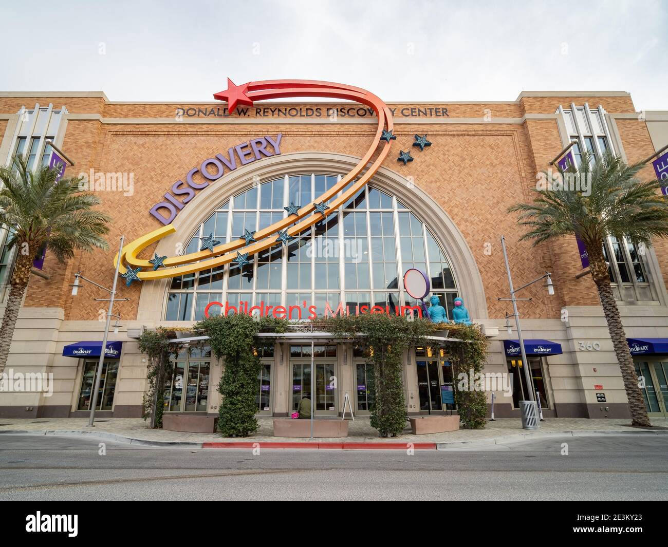 Las Vegas, JAN 12, 2021 Exterior view of the Discovery Children's Museum Stock Photo Alamy