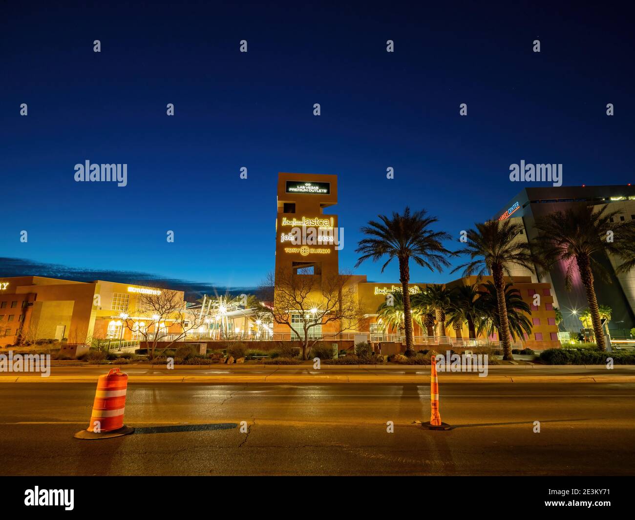 Las Vegas North Premium Outlets Shopping Mall, Las Vegas, Nevada, US Stock  Photo - Alamy