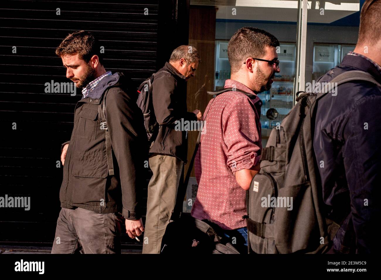 Buenos Aires, Argentina. 2nd Nov, 2017. Workers walk to their commute at the end of the working day.Known for its eclectic European architecture and a rich cultural life, Buenos Aires, with a population of about 3 million people (16 if you consider the Greater Buenos Aires) is thriving and full of life, a city with a rhythm of its own. Credit: Patricio Murphy/SOPA Images/ZUMA Wire/Alamy Live News Stock Photo