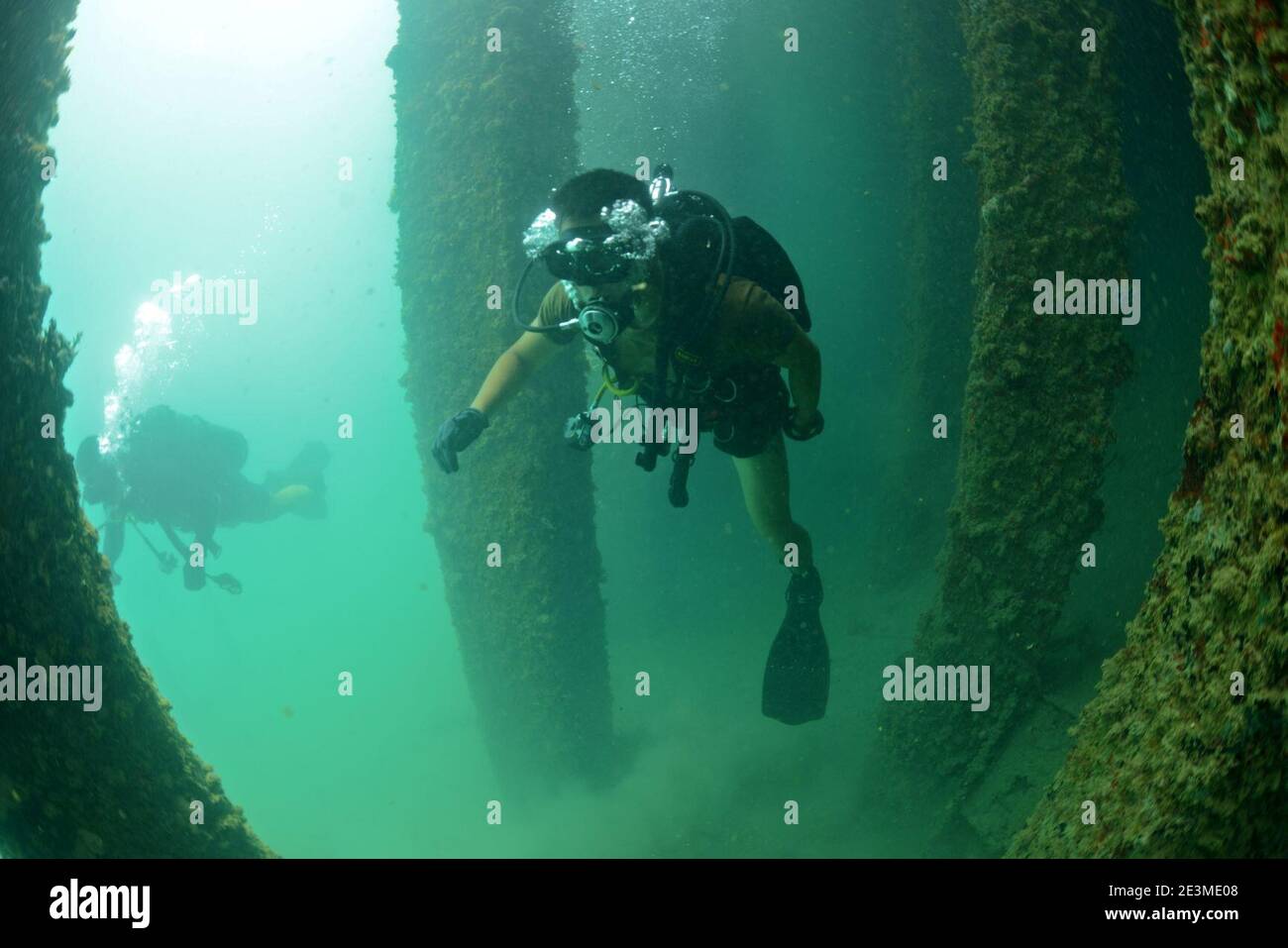 Maritime improvised explosive device (IED) familiarization dive, RIMPAC ...