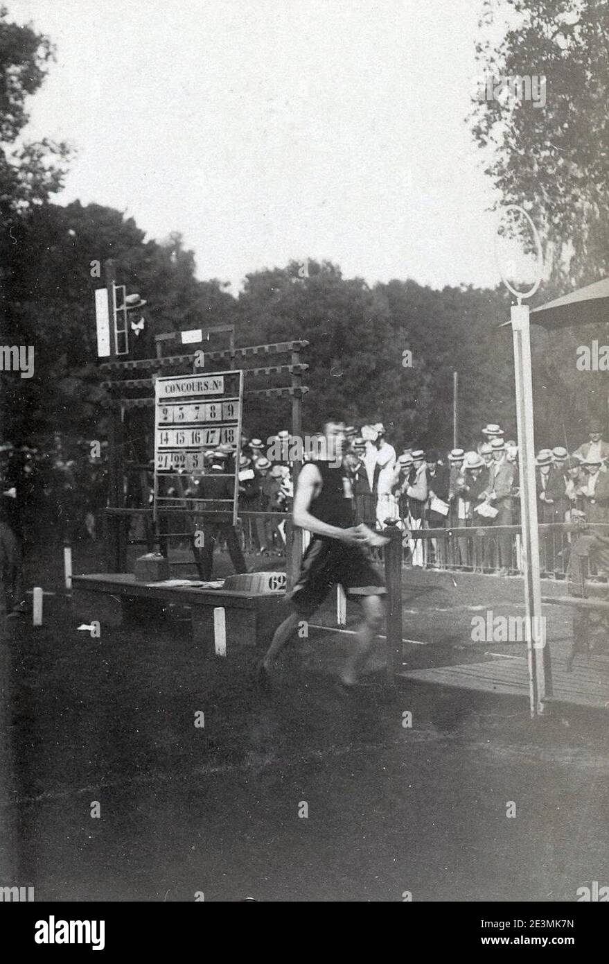 Marathon paris 1900 hi-res stock photography and images - Alamy