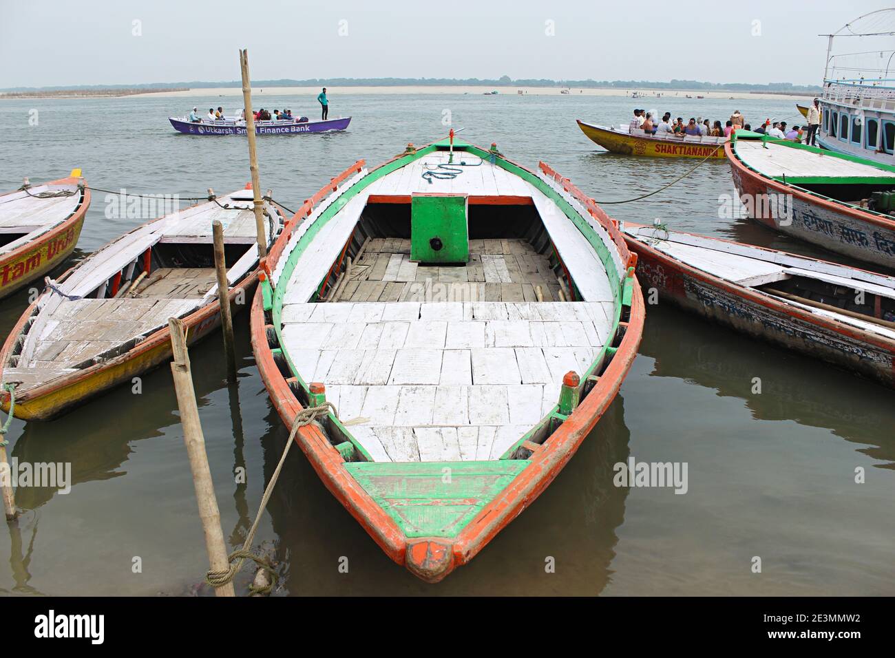 Varanasi ghat boats hires stock photography and images Alamy