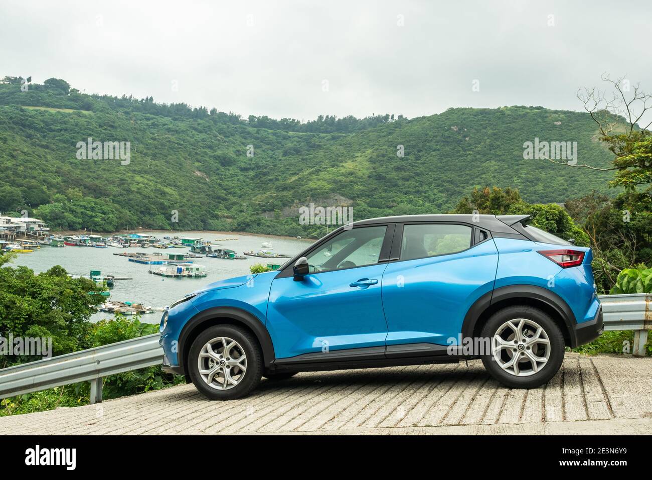 nissan juke 2023 azul