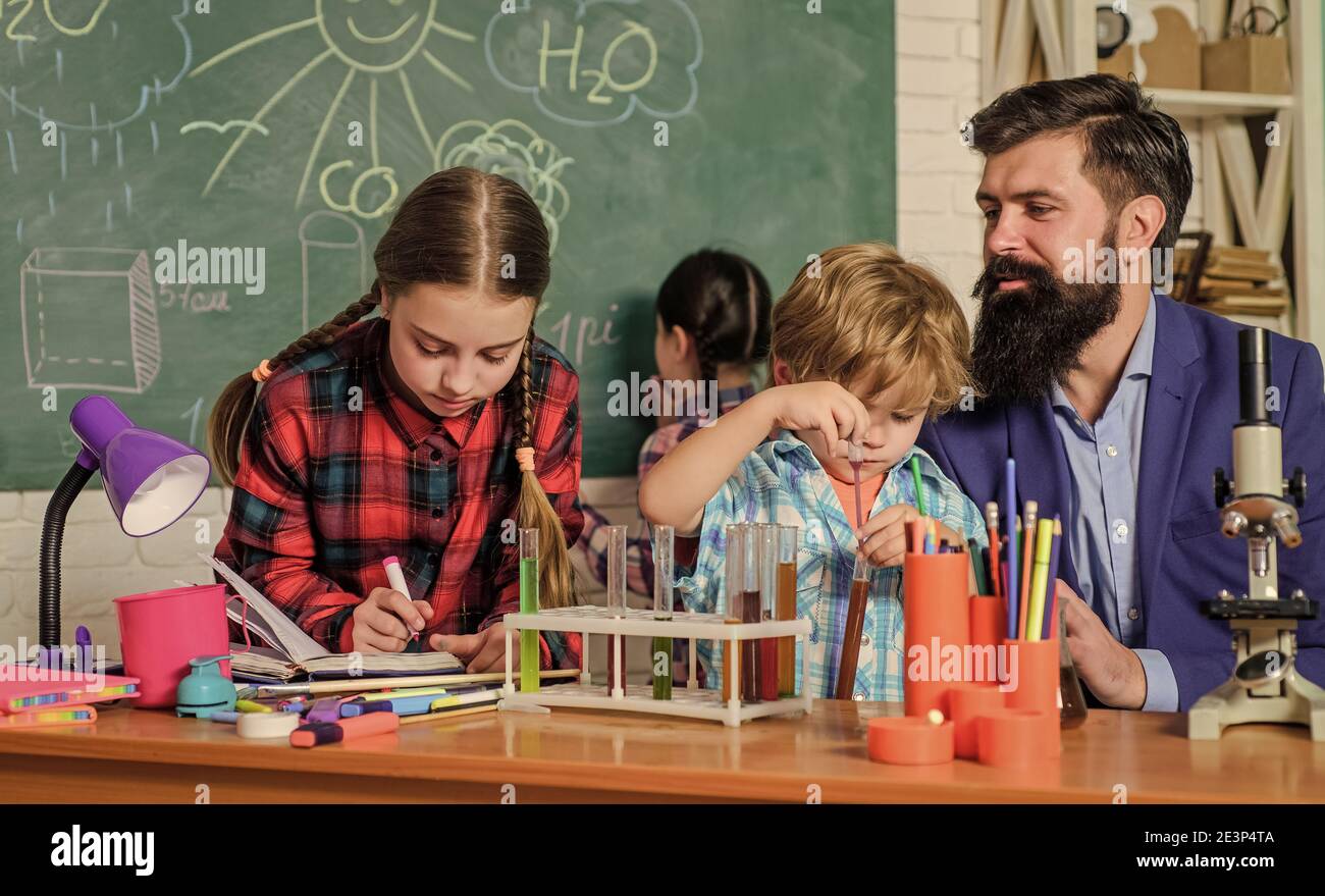 Smart family. Child care and development. Critical thinking and problem solving. Experience and