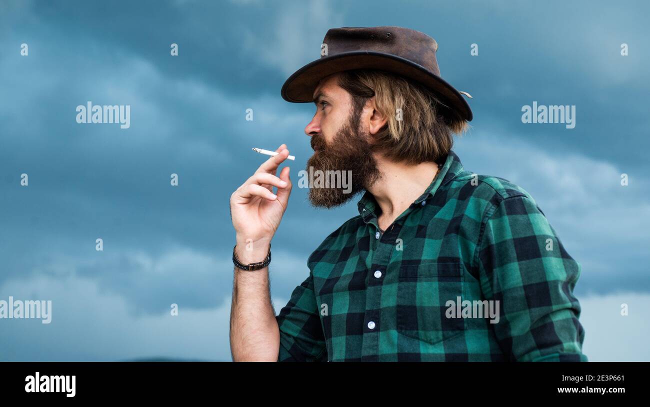 cigarettes smoked in peaky blinders peaky blinders how many cigarettes does tommy smoke Tommy's cigarette  placement is oddly satisfying. The rub