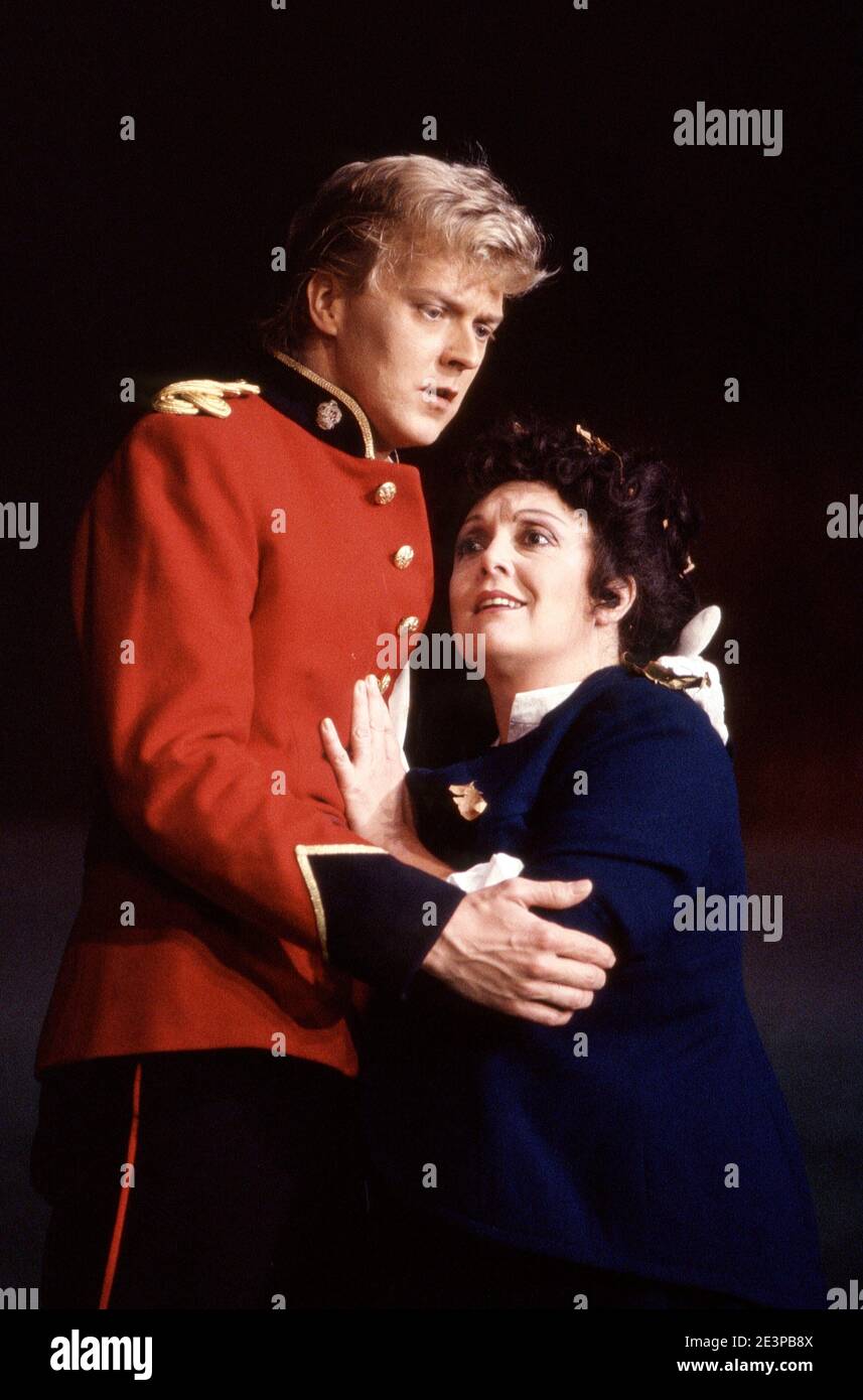 John Graham Hall (Lysander), Della Jones (Hermia) in A MIDSUMMER NIGHT'S DREAM by Benjamin Britten at Sadler's Wells, London EC1 24/10/1990  an Opera London production  music: Benjamin Britten  libretto: Benjamin Britten & Peter Pears  after Shakespeare  conductor: Richard Hickox  design: Anabel Temple  lighting: Rick Fisher  director: David Meyer Stock Photo