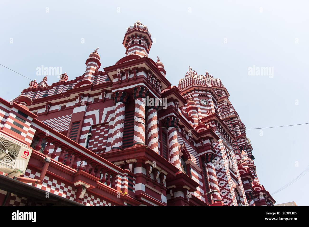 Red Masjid Mosque Decorative Brickwork Of Jami Ul Alfar Mosque Minarets 