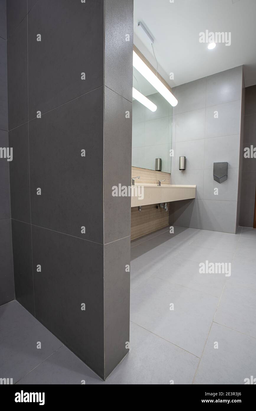 Hand dryers hires stock photography and images Alamy