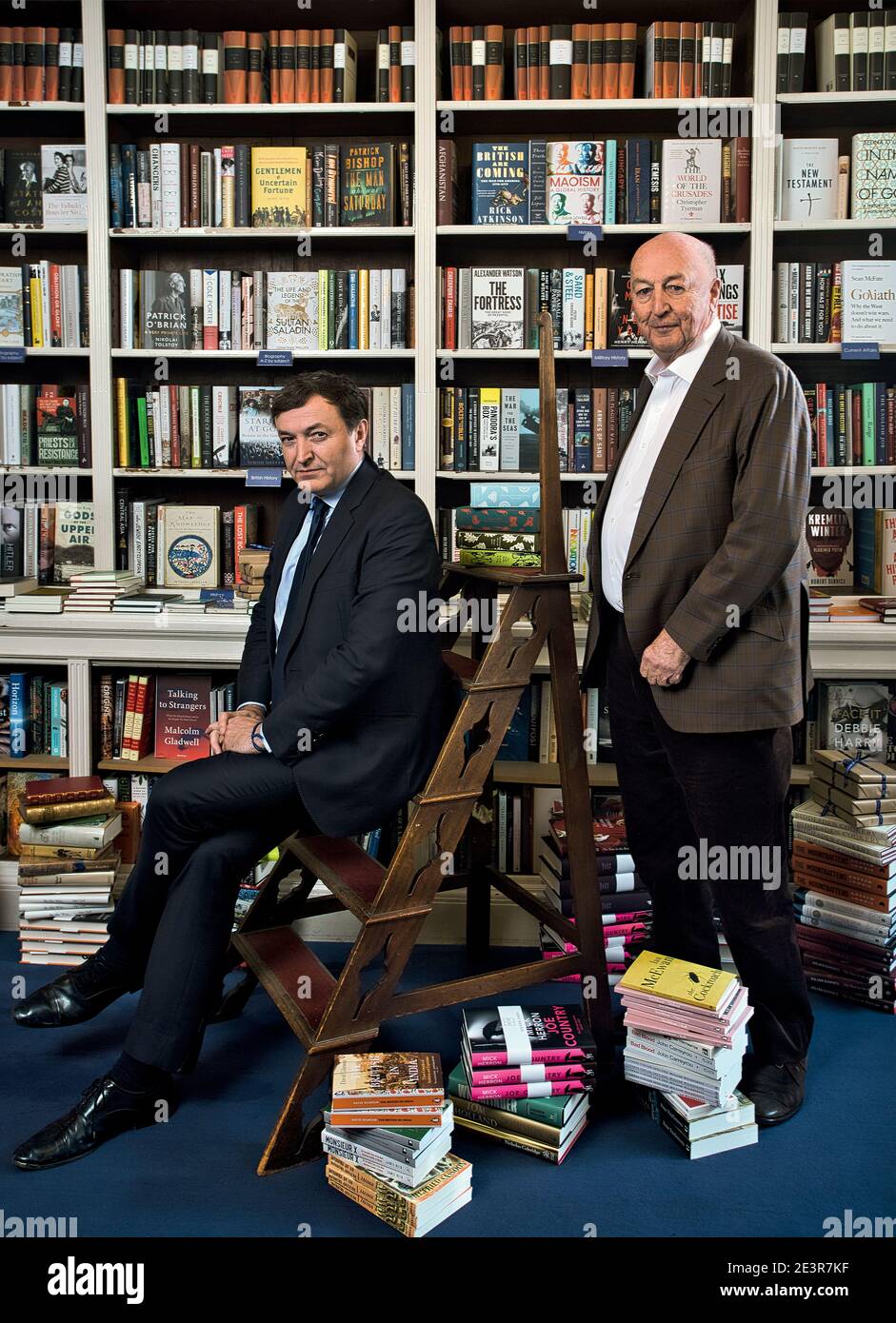 GREAT BRITAN / London /Bookstores, The proprietor Peregrine Cavendish, 12th Duke of Devonshire and the chairman Nicky Dunne of Heywood Hill bookstore. Stock Photo