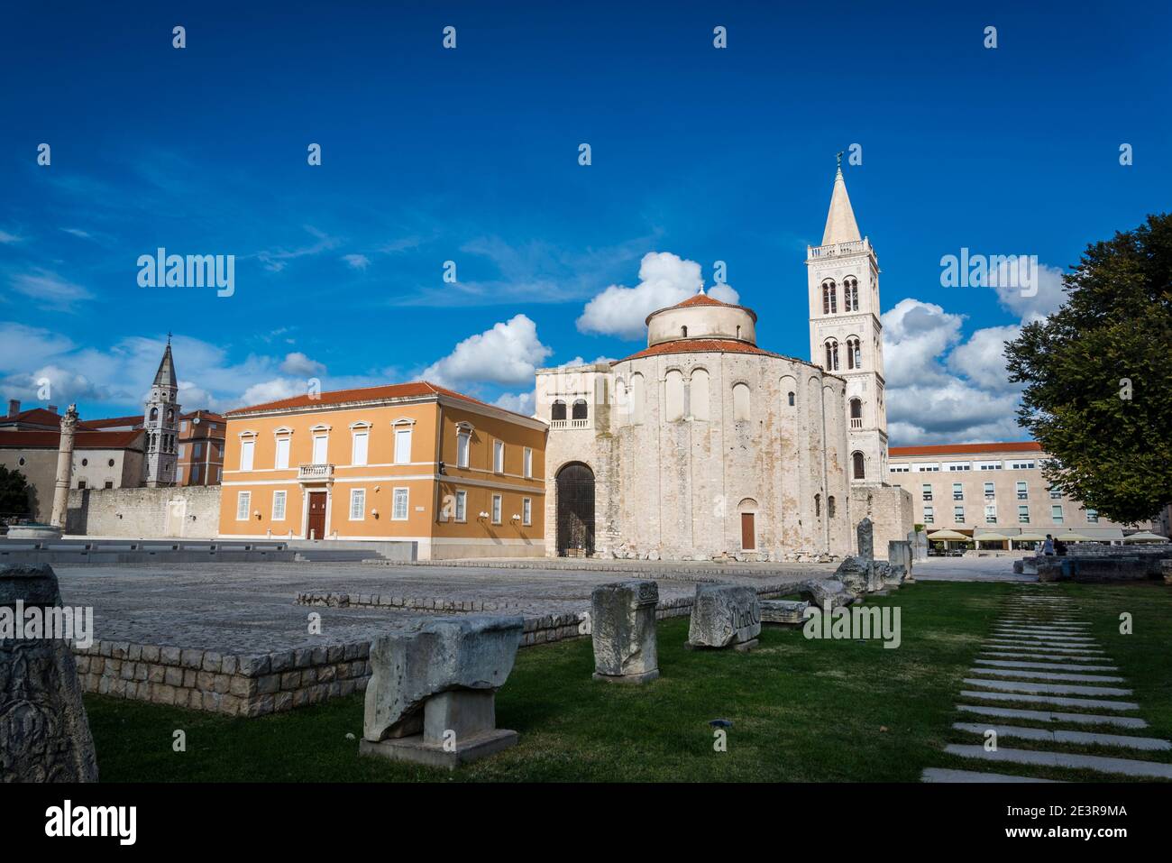 Church of St Donatus, 9th century pre-Romanesque church, and remains of the Roman Forum, Zadar, Dalmatia, Croatia Stock Photo