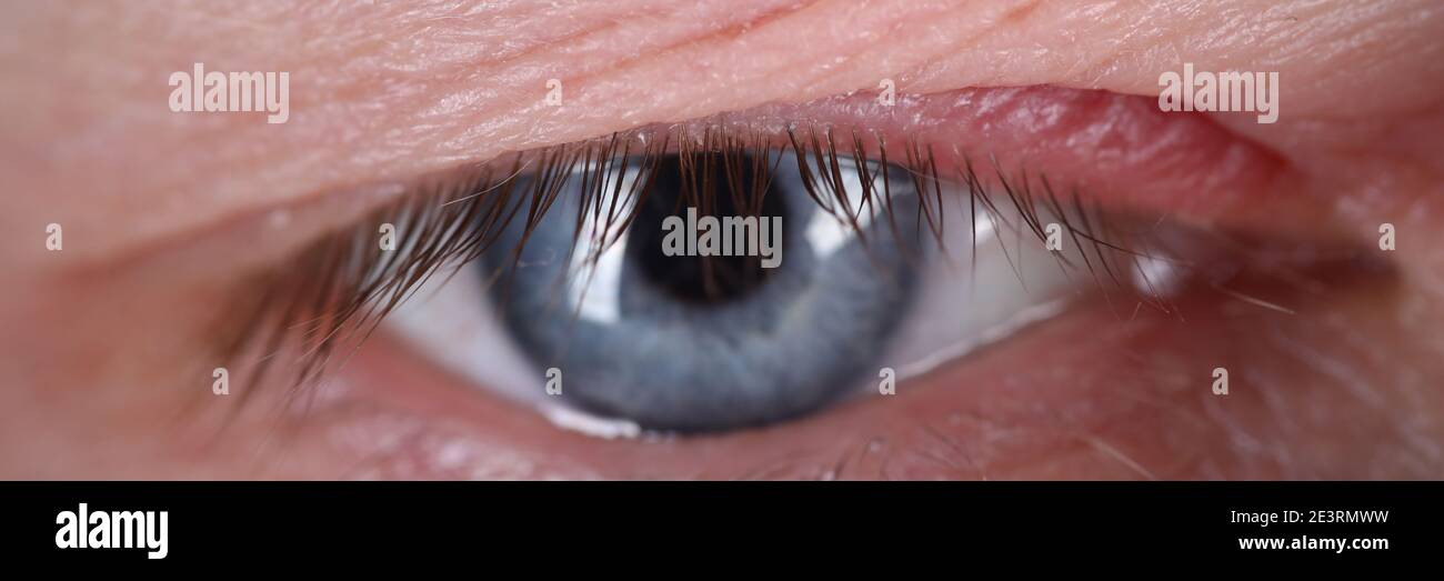 Serious handsome man blue eye hi-res stock photography and images - Alamy