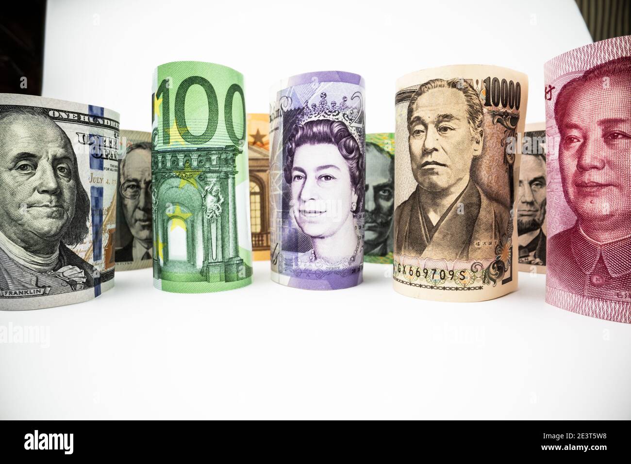 Macro shot of international currency money include US American Dollar, Euro Currency, British Pound, Australian Dollar, China Yuan and Japan Yen Stock Photo - Alamy