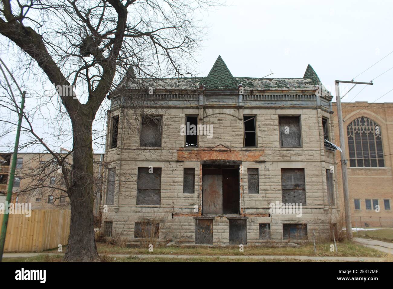 Boarded up apartments hires stock photography and images Alamy