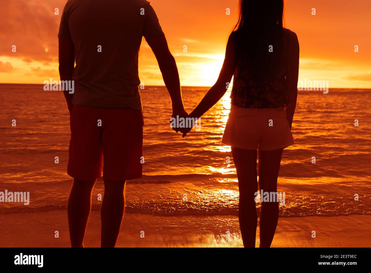 Couple Holding Hands Silhouette High Resolution Stock Photography And Images Alamy