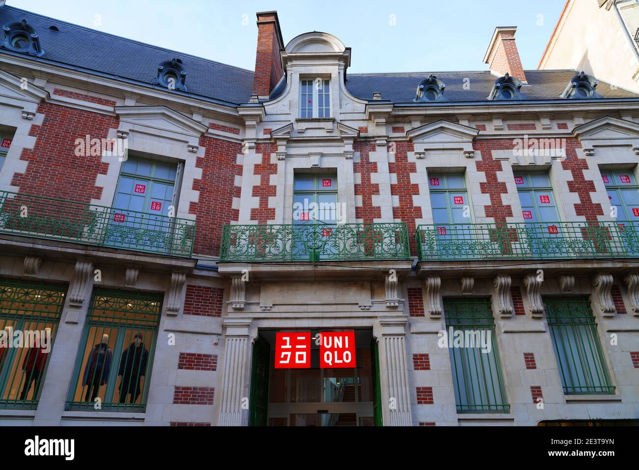 Uniqlo france hi-res stock photography and images - Alamy