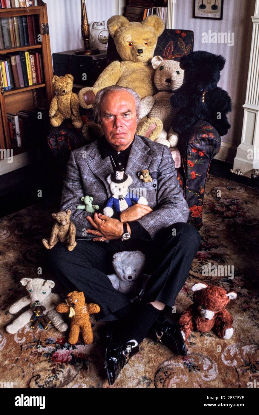 Peter Bull actor who appeared in Waiting For Godot, Dr Strangelove and the African Queen with his teddy bear collection 1973 Stock Photo