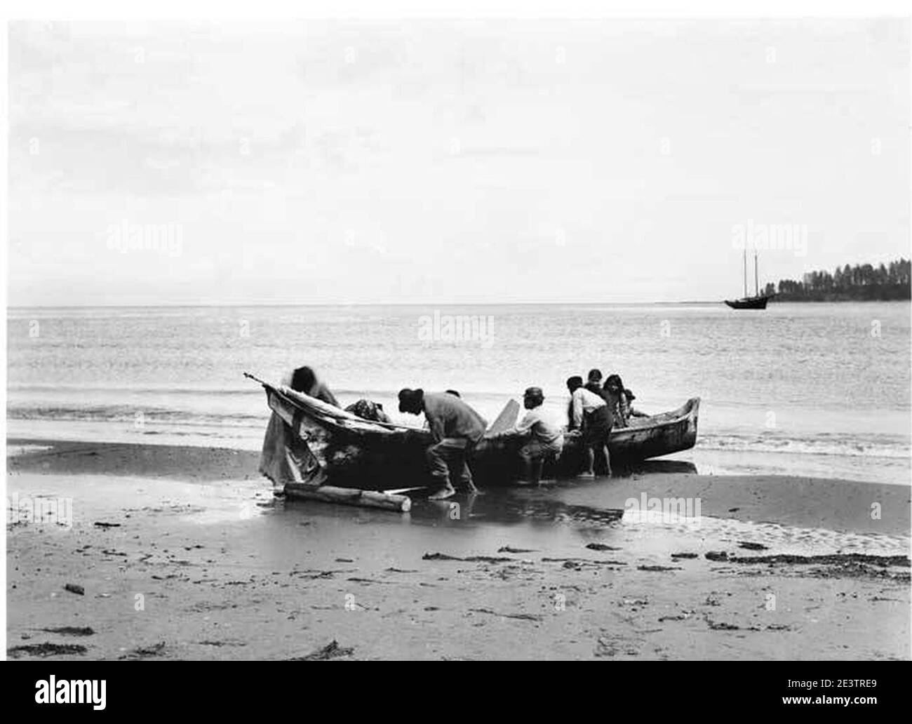 Makah canoe hires stock photography and images Alamy