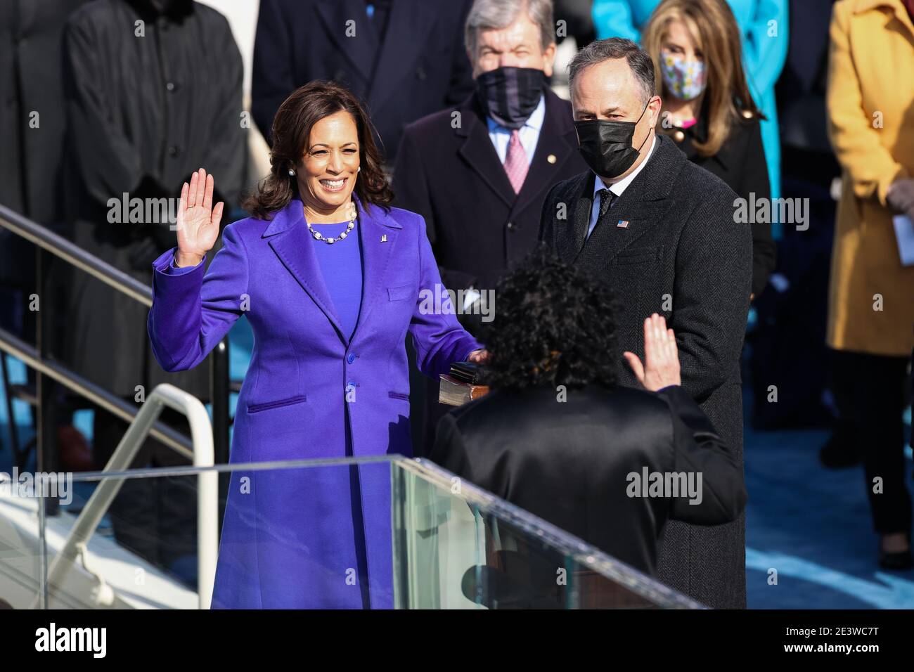 Washington, USA. 20th Jan, 2021. Vice President-elect Kamala Harris takes the Oath of Office to become the Vice President of the United States as she is sworn-in by Supreme Court Justice Sonia Sotomayor during the Inauguration Day ceremony of Joe Biden held at the U.S. Capitol Building in Washington, DC on Jan. 20, 2021. (Photo by Oliver Contreras/Sipa USA) Credit: Sipa USA/Alamy Live News Stock Photo