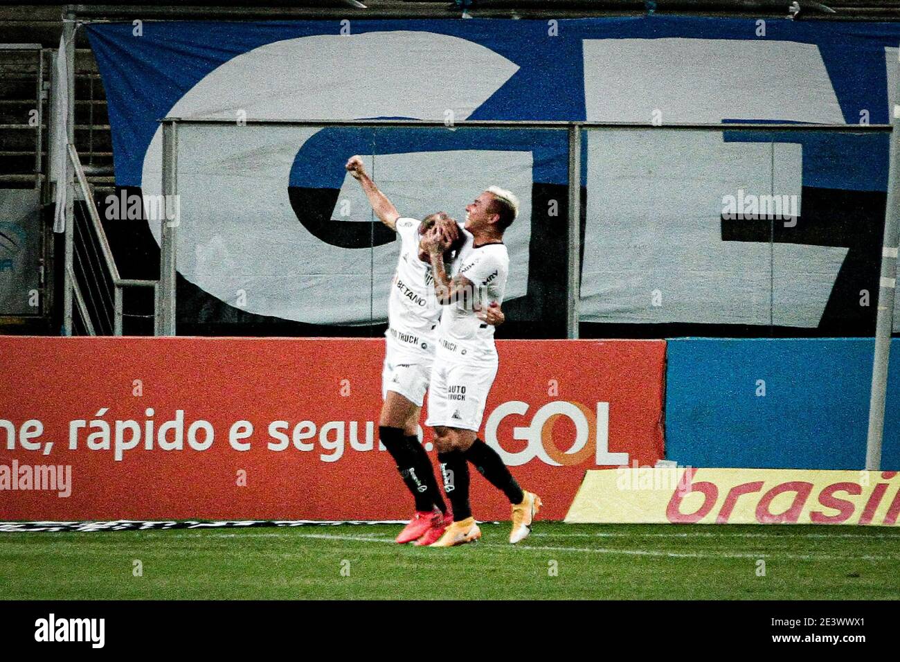 ATLETICO (MG) X GREMIO (RS). PARTIDA VALIDA PELA 21. RODAD…