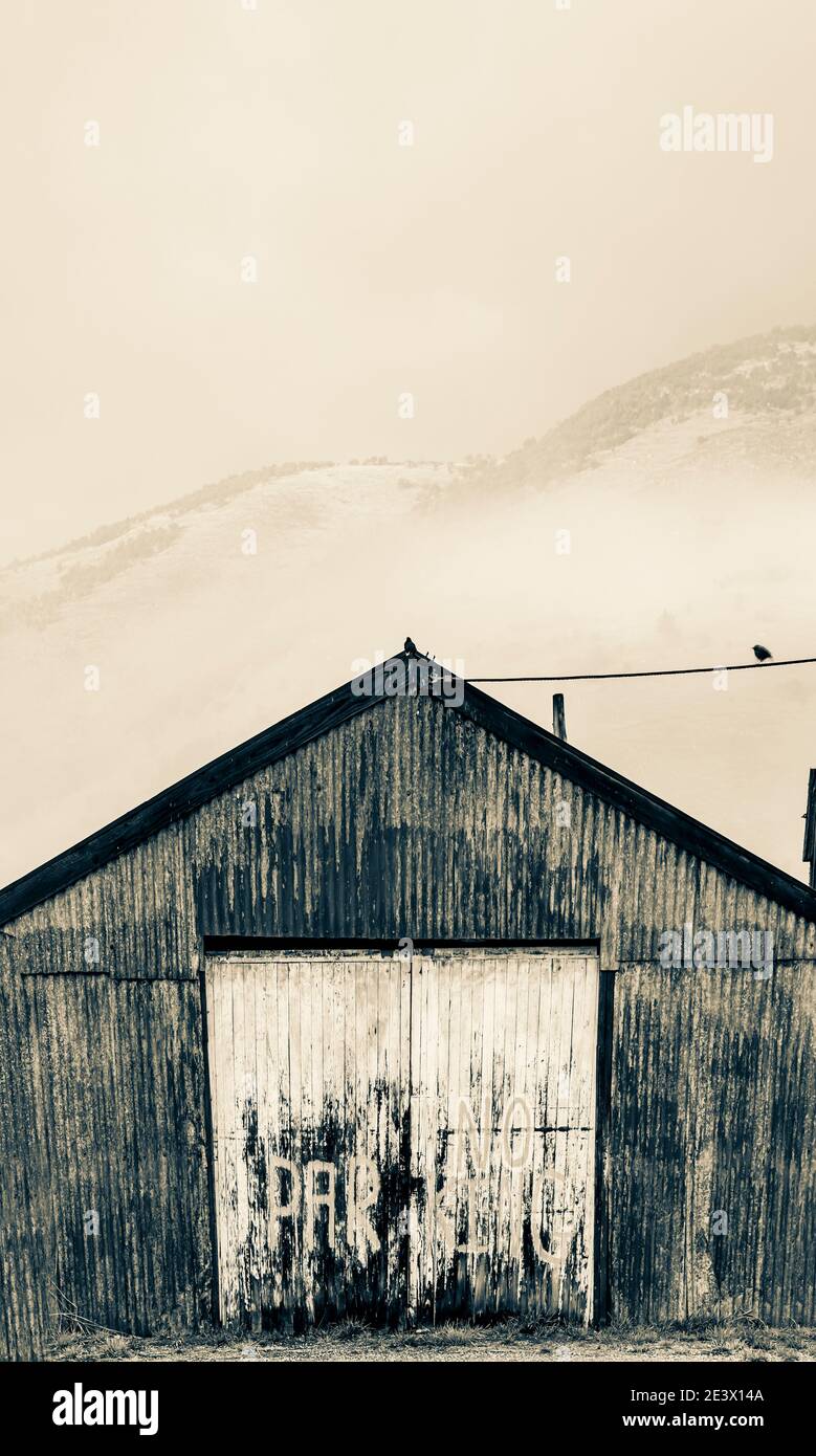 Old fashioned wooden shed hi-res stock photography and images - Alamy
