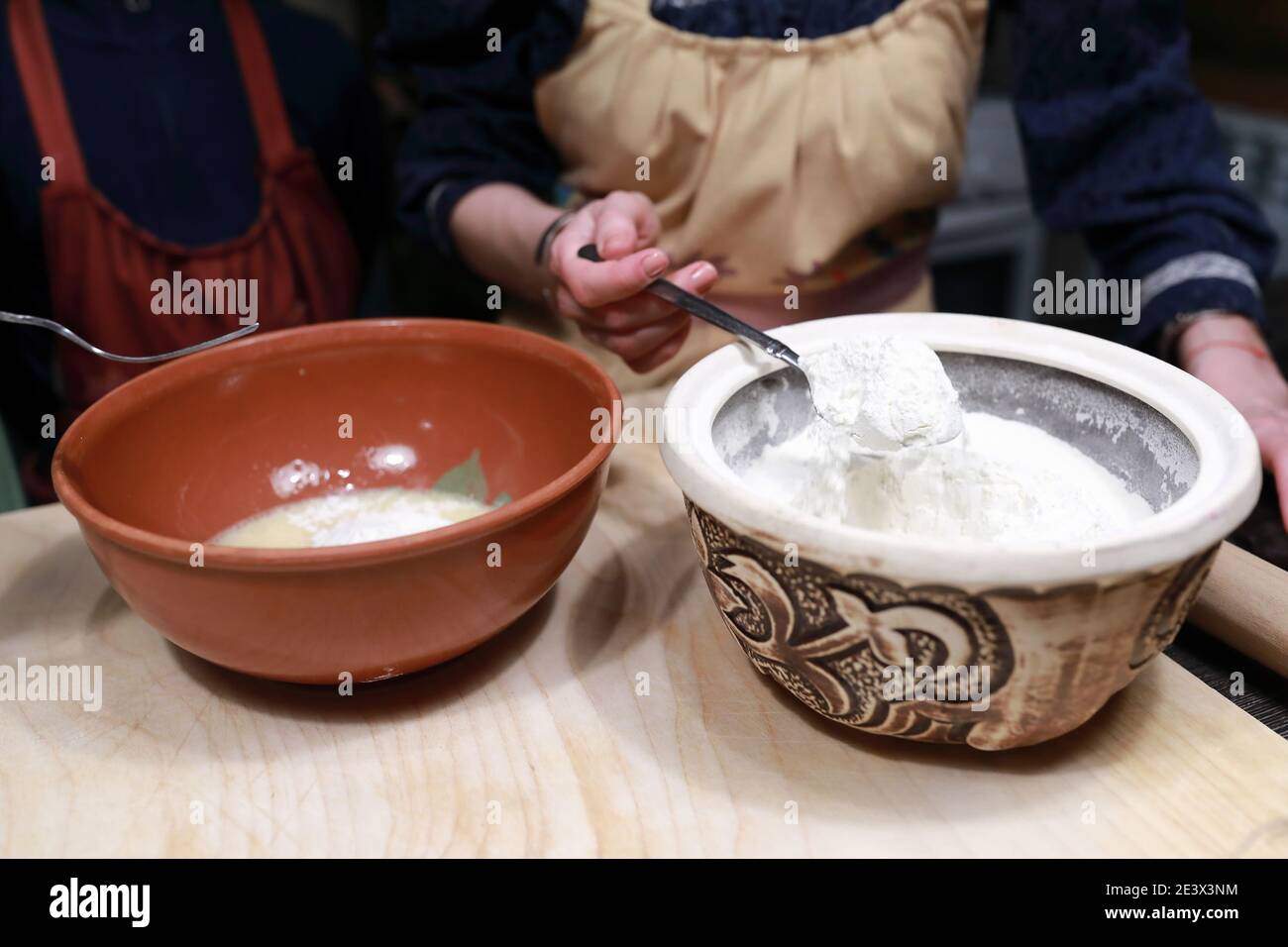 Adding flour mix hi-res stock photography and images - Alamy