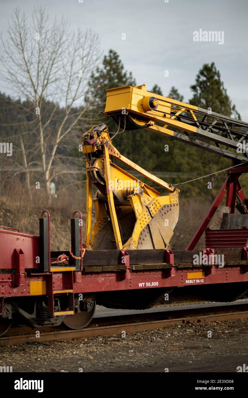 A clamshell bucket on a BNSF American Hoist & Derrick Co., Model 840 DE
