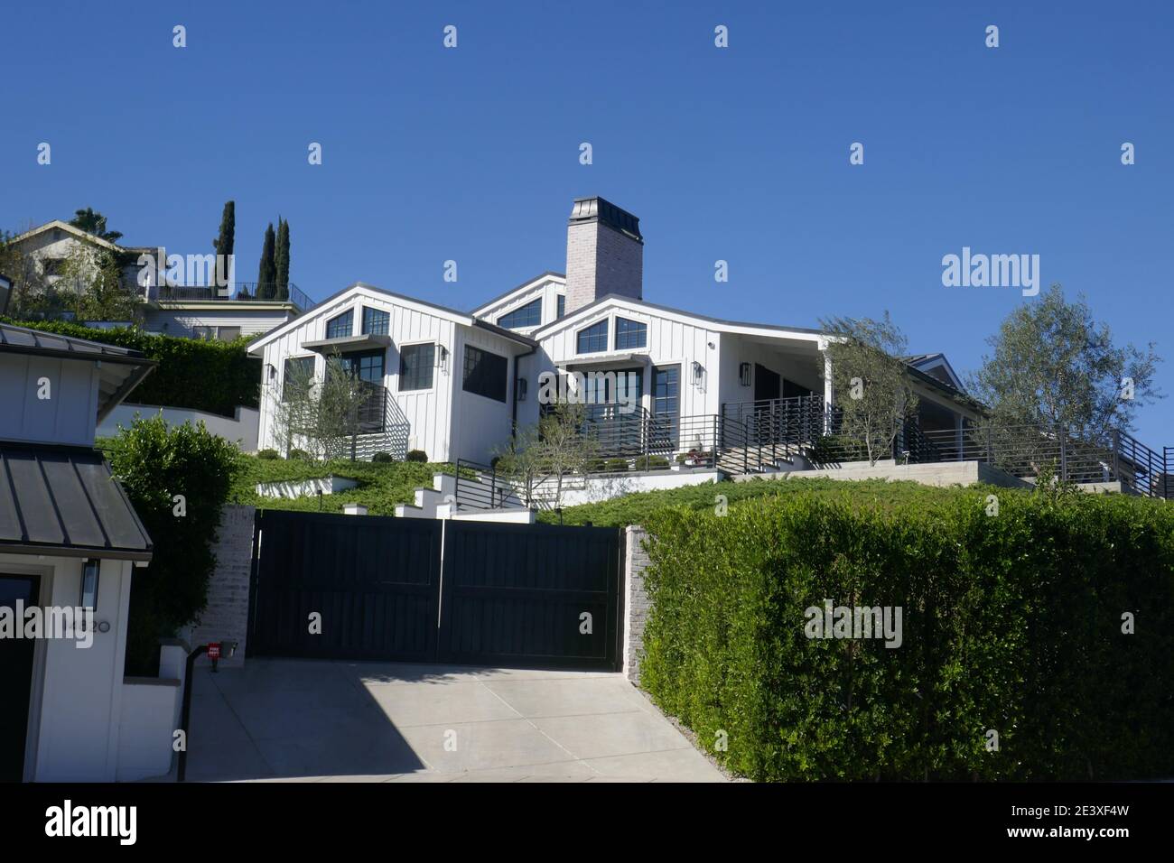 Sherman Oaks, California, USA 20th January 2021 A general view of atmosphere of former home of actor Richard Dreyfuss and former home of actress Didi Conn, now home of Reality Television's Jeff Lewis at 14820 Valley Vista Blvd on January 20, 2021 in Sherman Oaks, California, USA. Photo by Barry King/Alamy Stock Photo Stock Photo