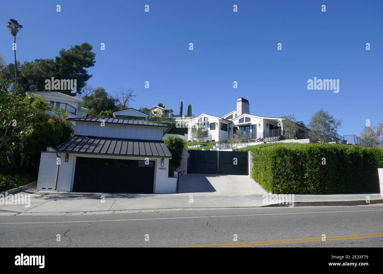 Sherman Oaks, California, USA 20th January 2021 A general view of atmosphere of former home of actor Richard Dreyfuss and former home of actress Didi Conn, now home of Reality Television's Jeff Lewis at 14820 Valley Vista Blvd on January 20, 2021 in Sherman Oaks, California, USA. Photo by Barry King/Alamy Stock Photo Stock Photo