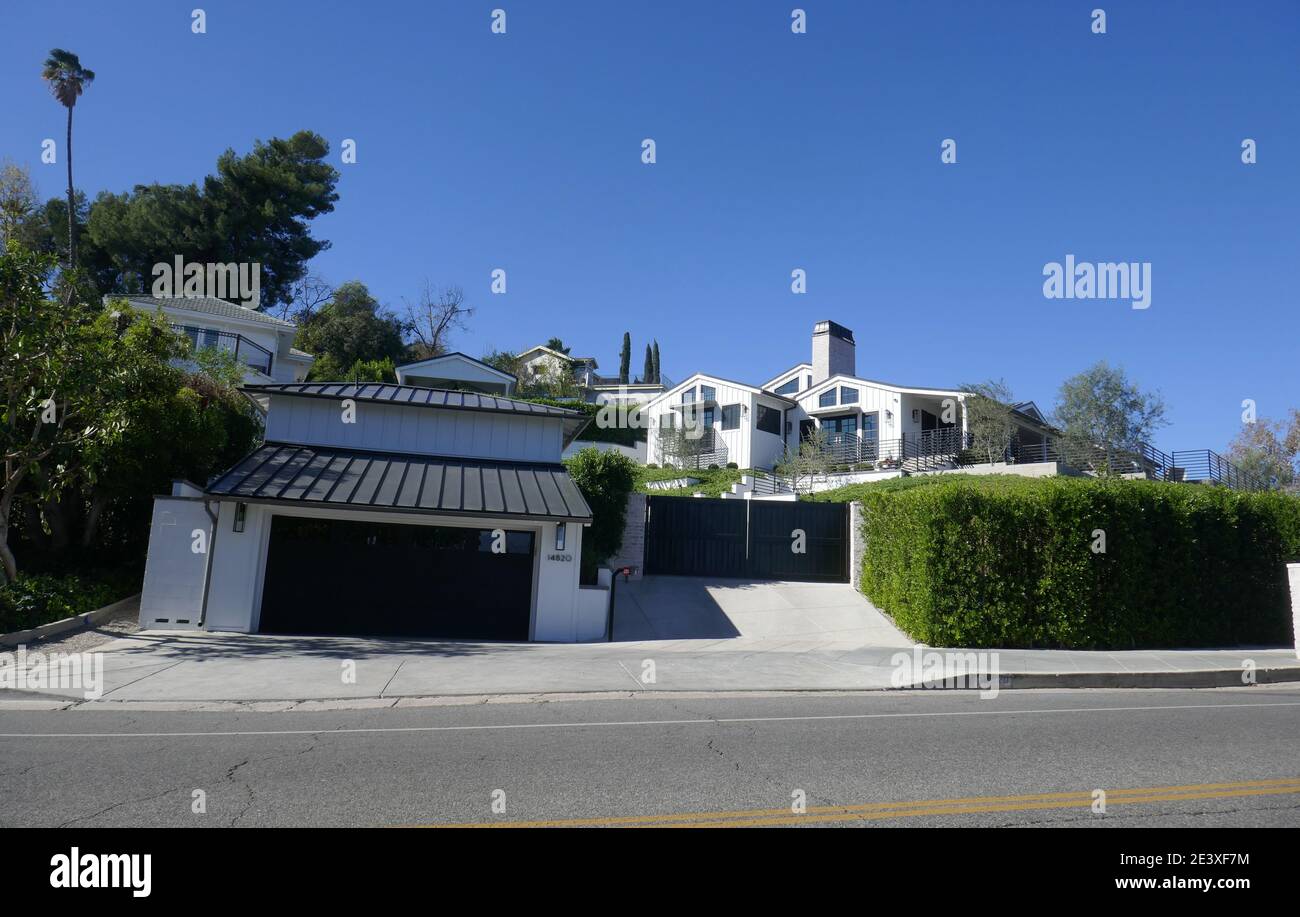 Sherman Oaks, California, USA 20th January 2021 A general view of atmosphere of former home of actor Richard Dreyfuss and former home of actress Didi Conn, now home of Reality Television's Jeff Lewis at 14820 Valley Vista Blvd on January 20, 2021 in Sherman Oaks, California, USA. Photo by Barry King/Alamy Stock Photo Stock Photo