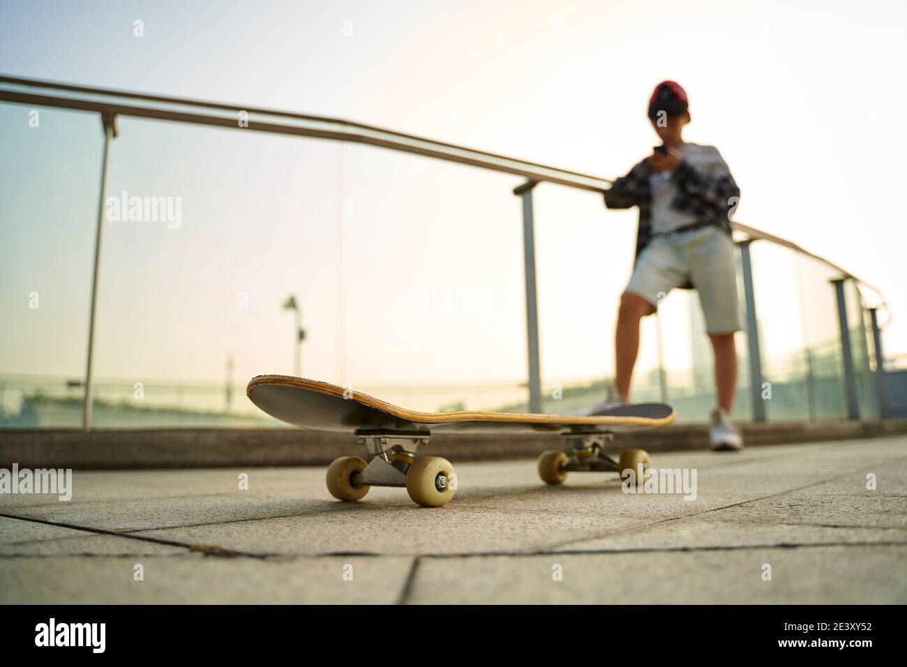 Boy skateboard cap hi-res stock photography and images - Alamy