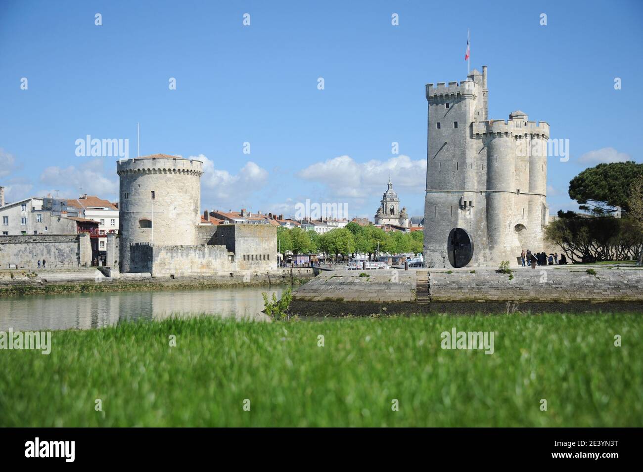 La Rochelle (central western France): towers at the entrance to the Old Harbour. The two towers 'tour de la Chaine” (left) and 'tour Saint-Nicolas' (r Stock Photo