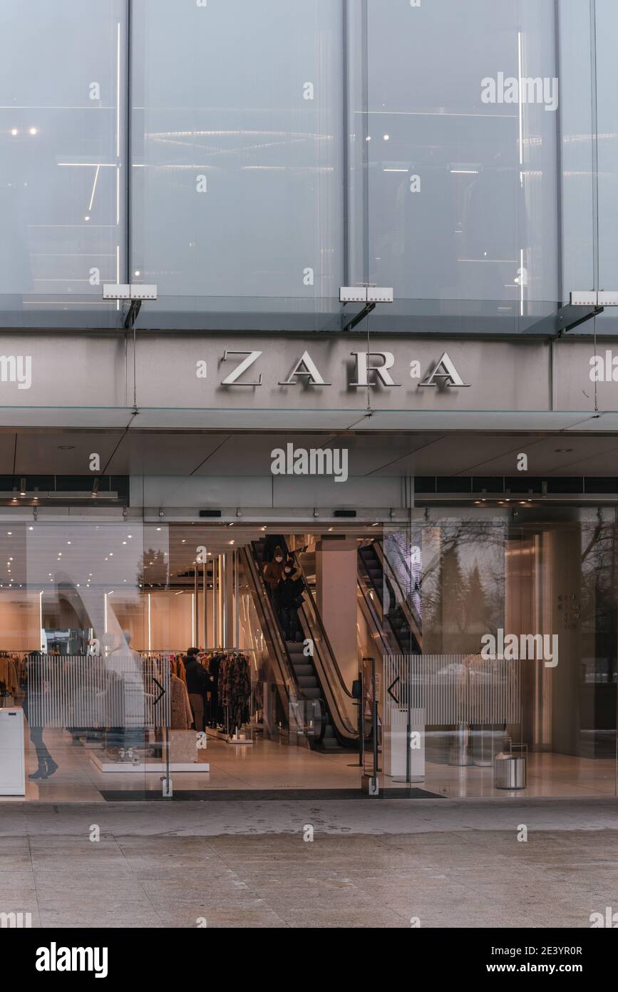 MADRID, SPAIN - Jan 20, 2021: Tienda de Zara en Madrid, Nuevos Ministerios  Stock Photo - Alamy