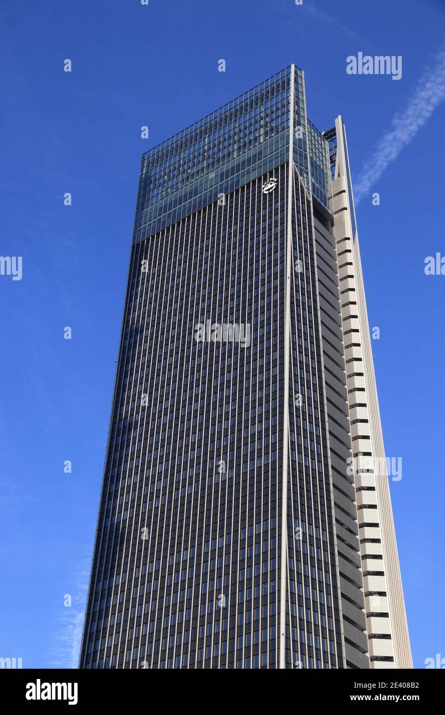 TAIPEI, TAIWAN - DECEMBER 3, 2018: Taipei Nan Shan Plaza building in ...