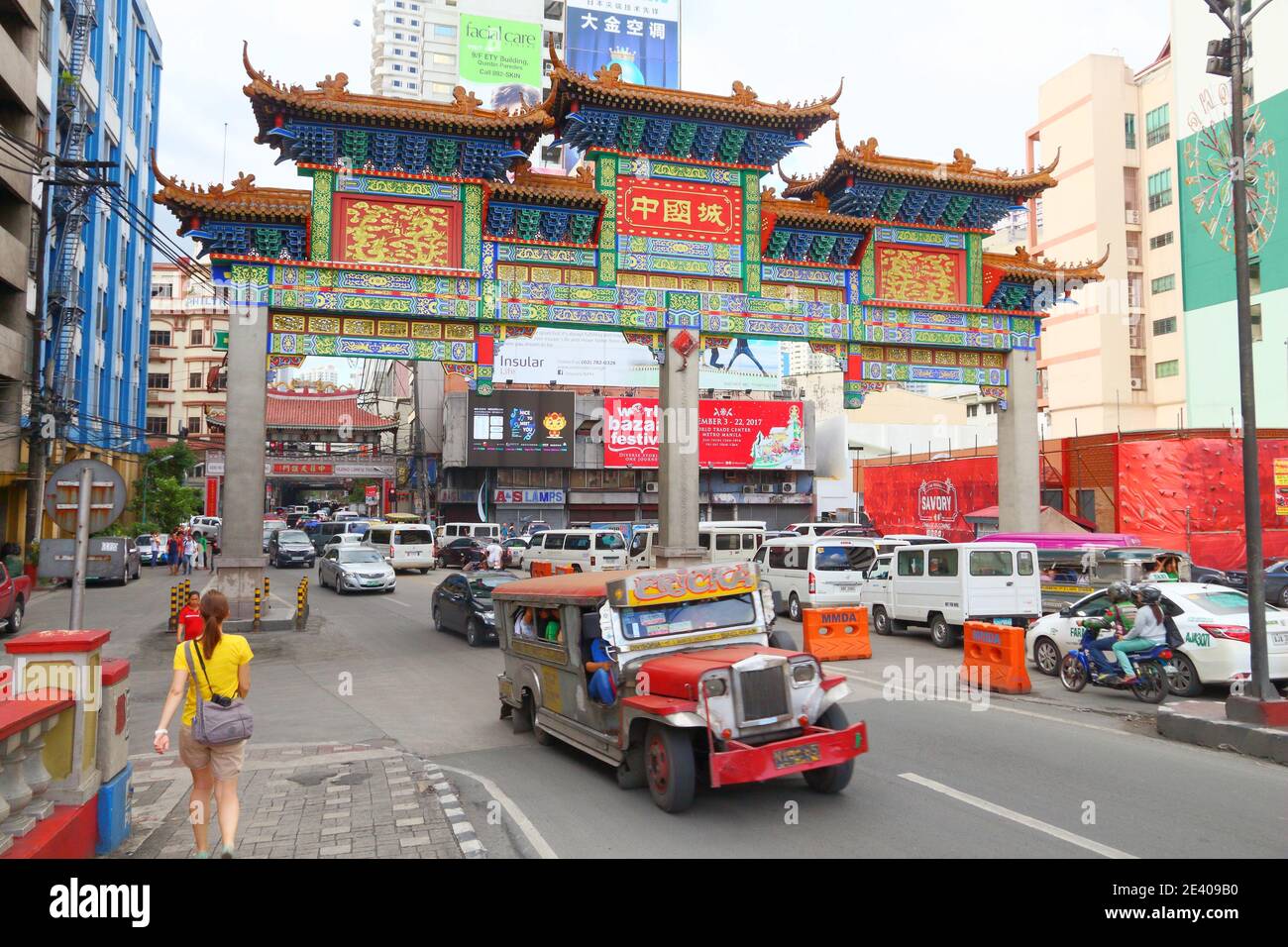 MANILA, PHILIPPINES NOVEMBER 25, 2017 People visit Chinatown in