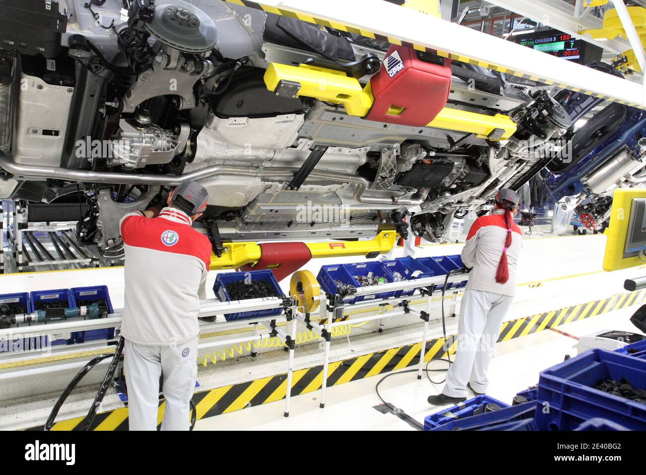 Cassino, Italia - 24 novembre 2016: La linea di montaggio e assemblaggio delle auto nello stabilimento della Fiat Fca cassinate Stock Photo