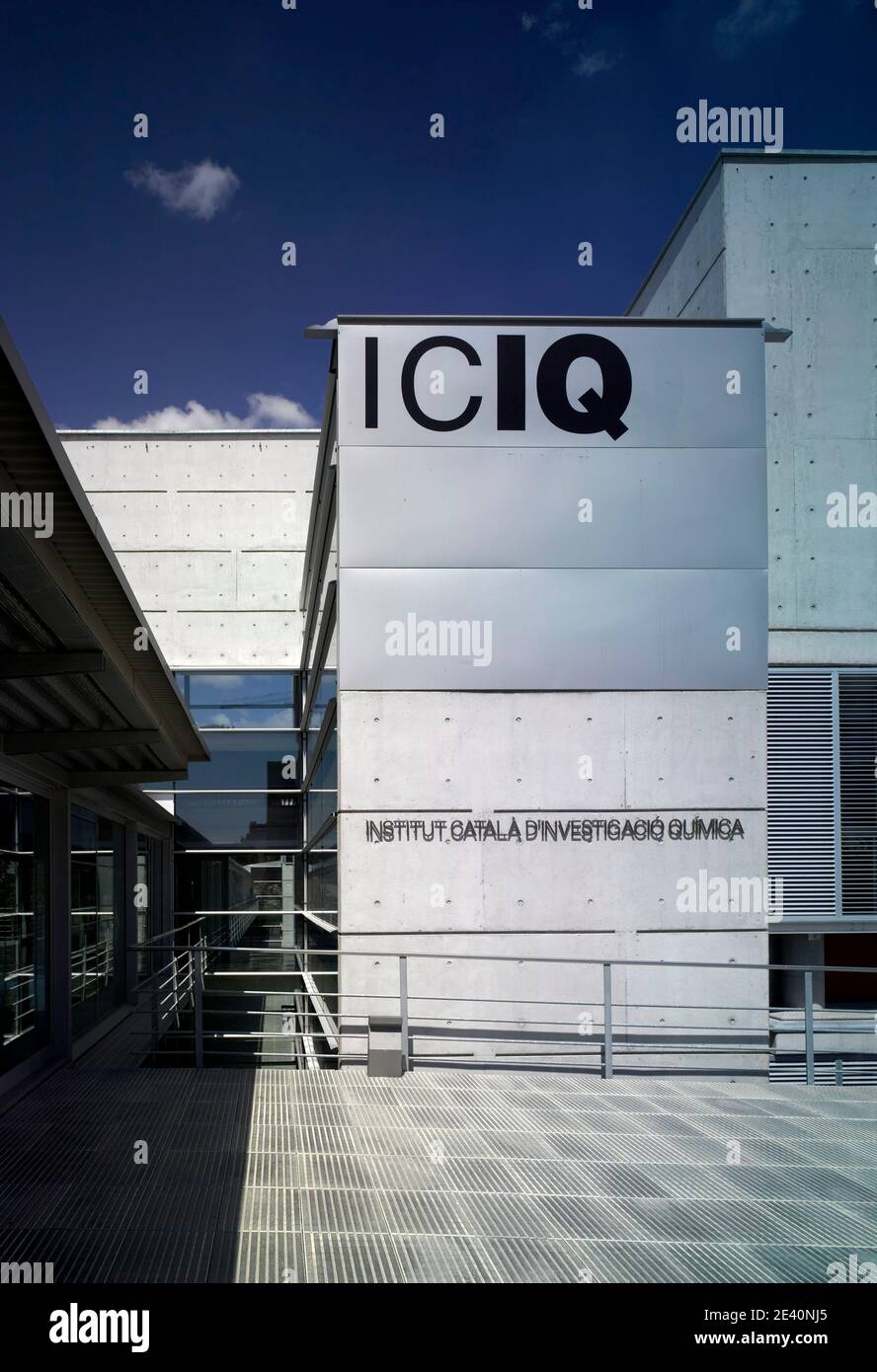 ICIQ Institute of chemical research of Catalonia Javier San Jos, wissenschaftszentrum, science center, science centre, centro delle scienze, centro c Stock Photo