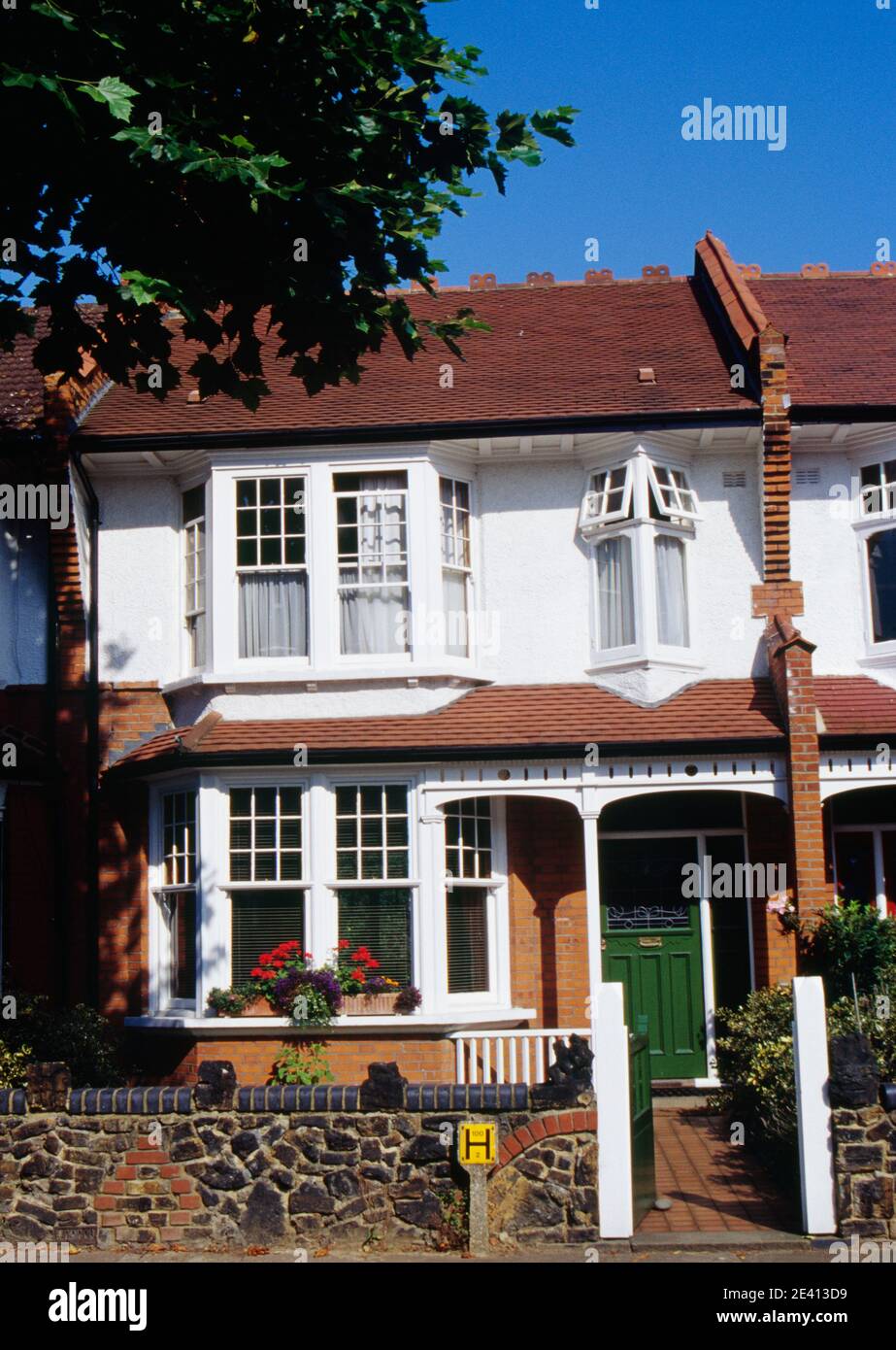 Palmers green houses hires stock photography and images Alamy