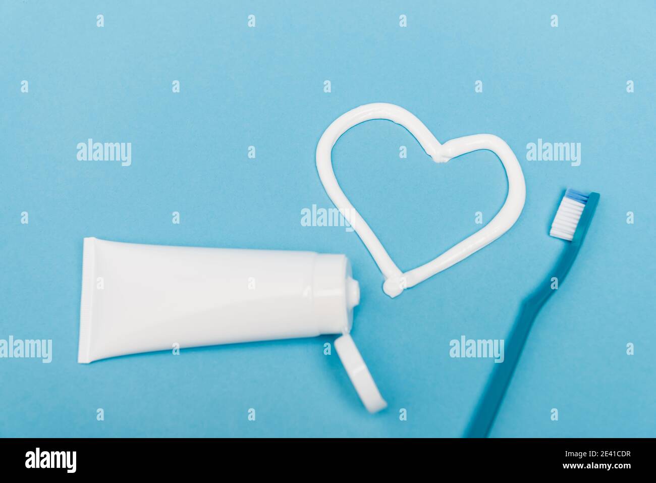 Toothpaste toothbrush top view hi-res stock photography and images - Alamy
