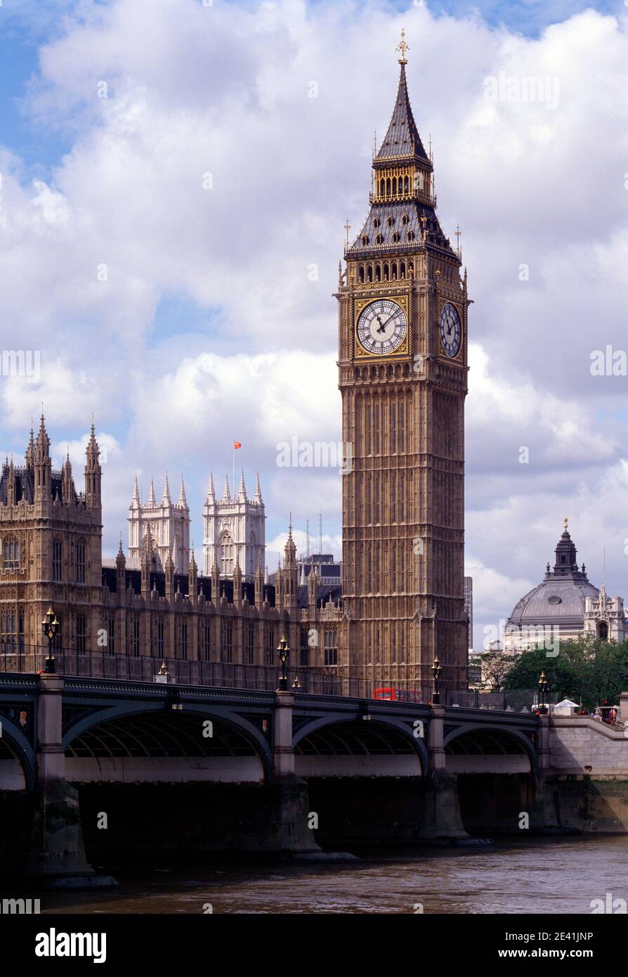 Westminster Bridge und Big Ben Stock Photo