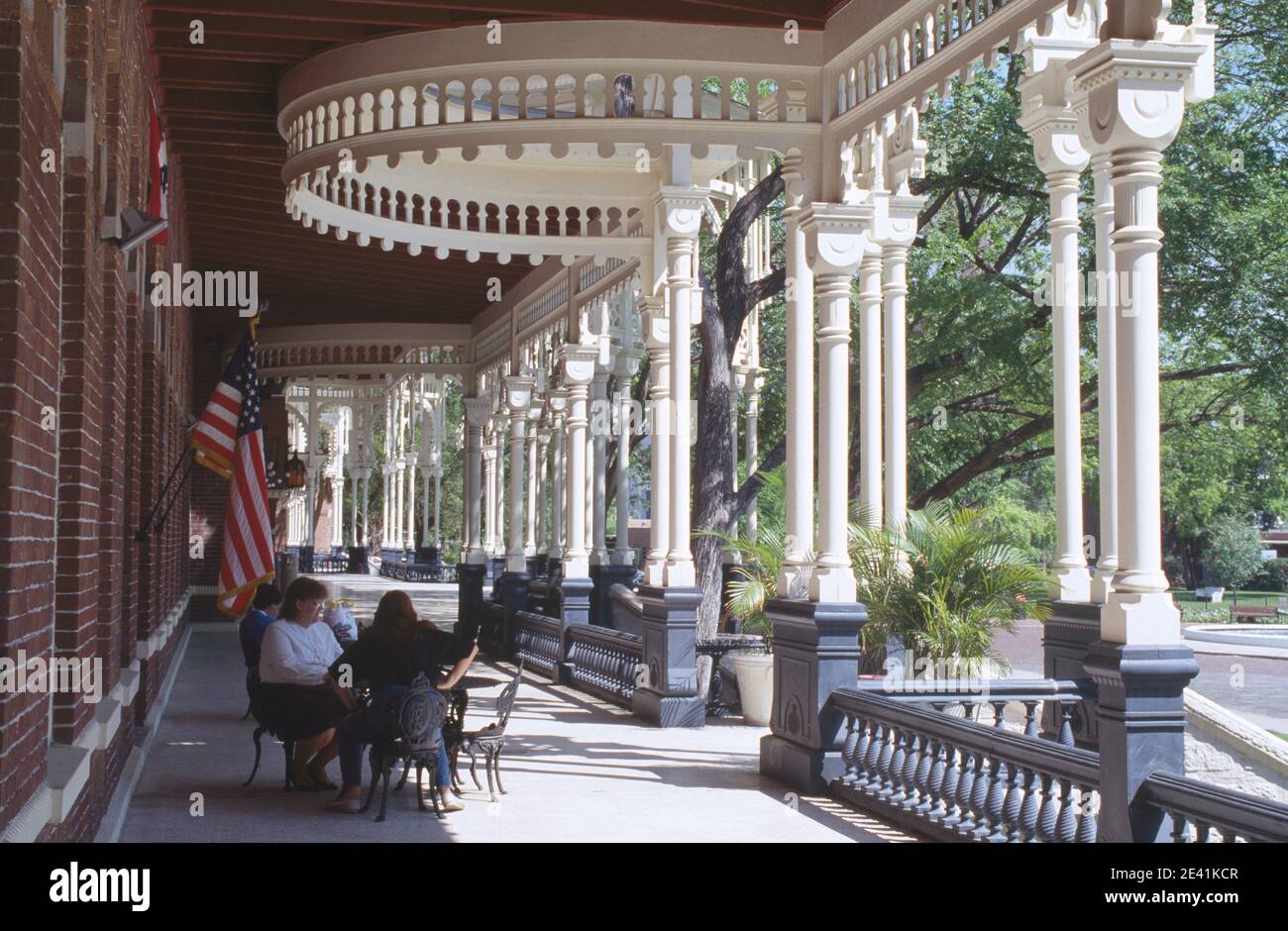 Veranda fassade hi-res stock photography and images - Alamy