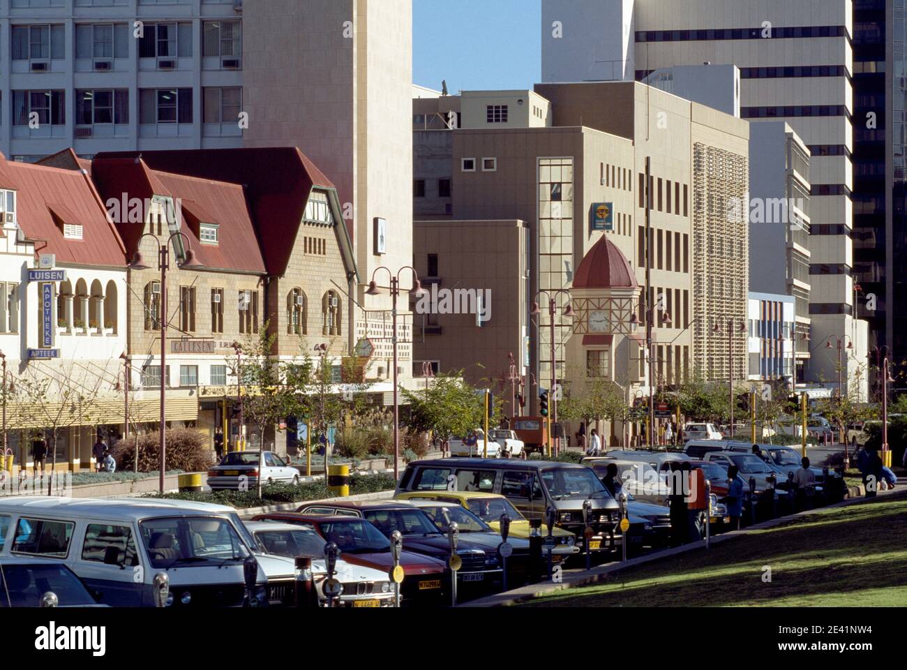 Coach house block hi-res stock photography and images - Alamy