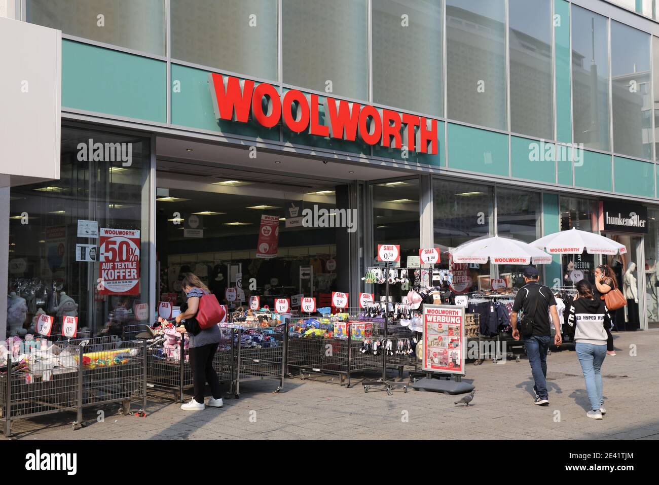 WITTEN, GERMANY - SEPTEMBER 16, 2020: People visit Woolworth shop in  downtown Witten, Germany. Woolworth GmbH is a German store chain with over  400 lo Stock Photo - Alamy