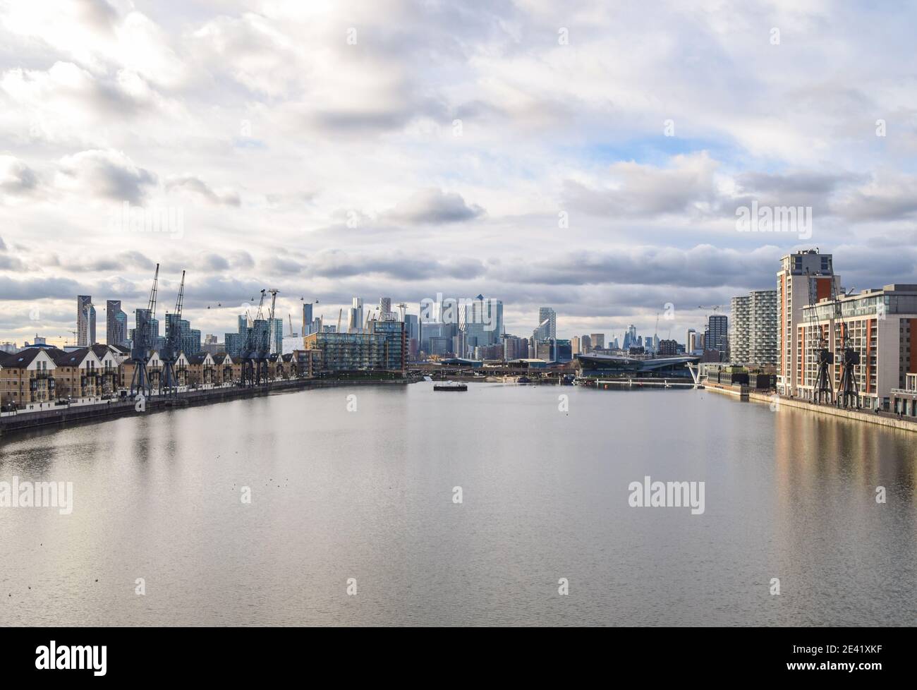 North quay canary wharf skyline hi-res stock photography and images - Alamy