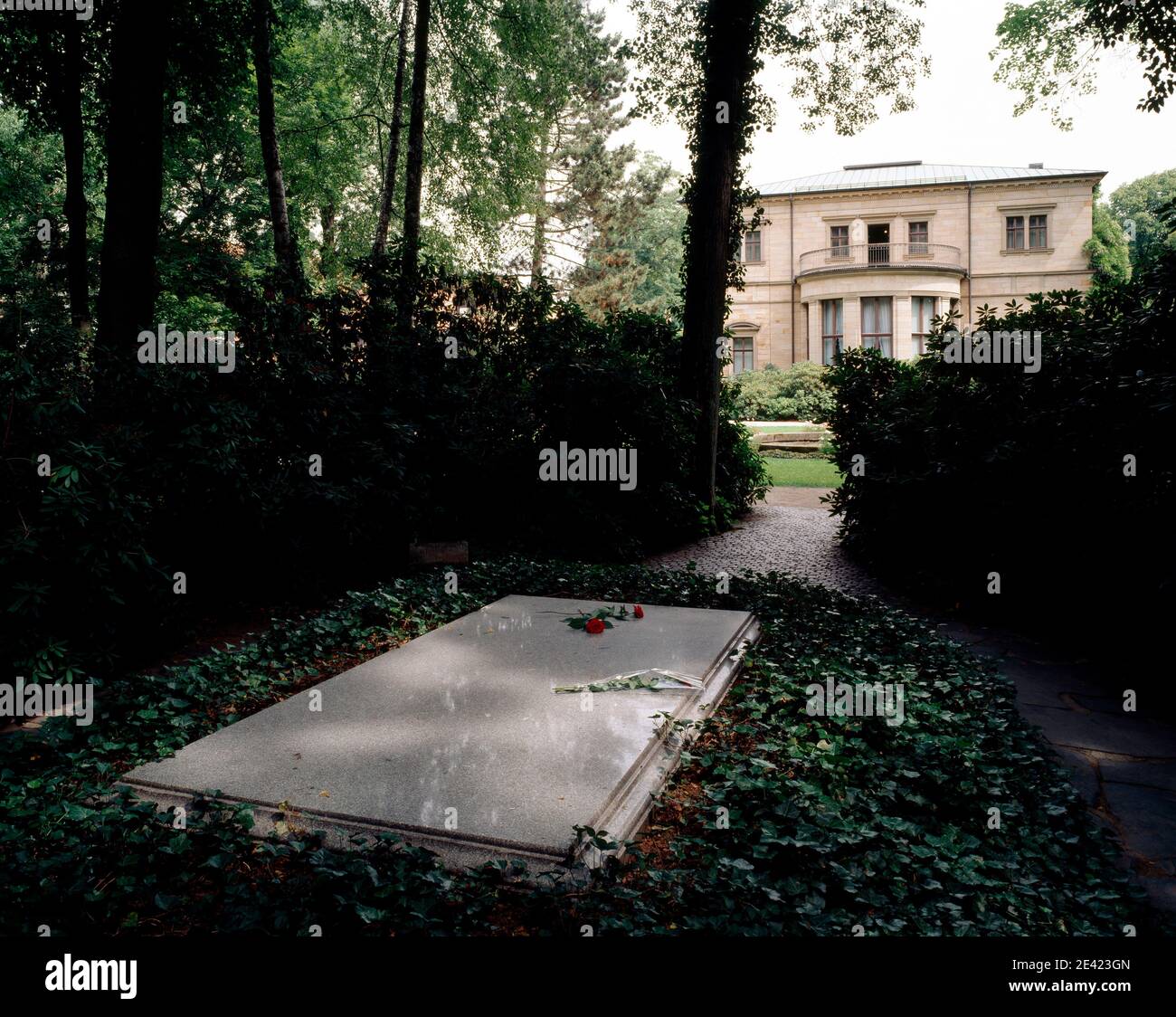 Haus Wahnfried mit Grab Richard Wagners Stock Photo Alamy