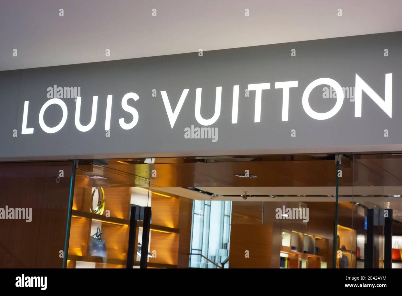 Luxurious handbags hires stock photography and images Alamy